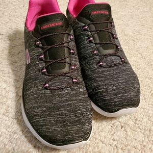 Skechers tennis shoes